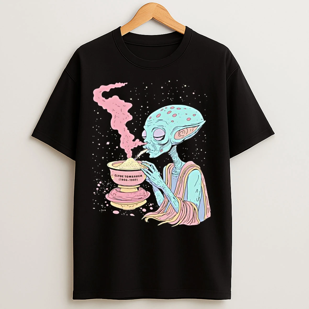 Classic Alien Inhale Smoke Clyde Tombaugh 1906 1997 T Shirts