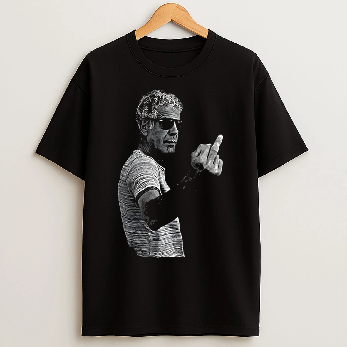 Classic Anthony Bourdain Middle Finger Photo Vintage T Shirts