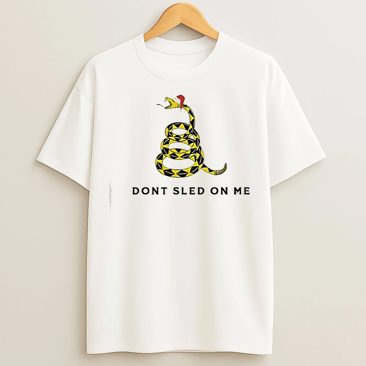 Classic Bungarus Fasciatus Wearing Christmas Hat Dont Sled On Me T Shirts