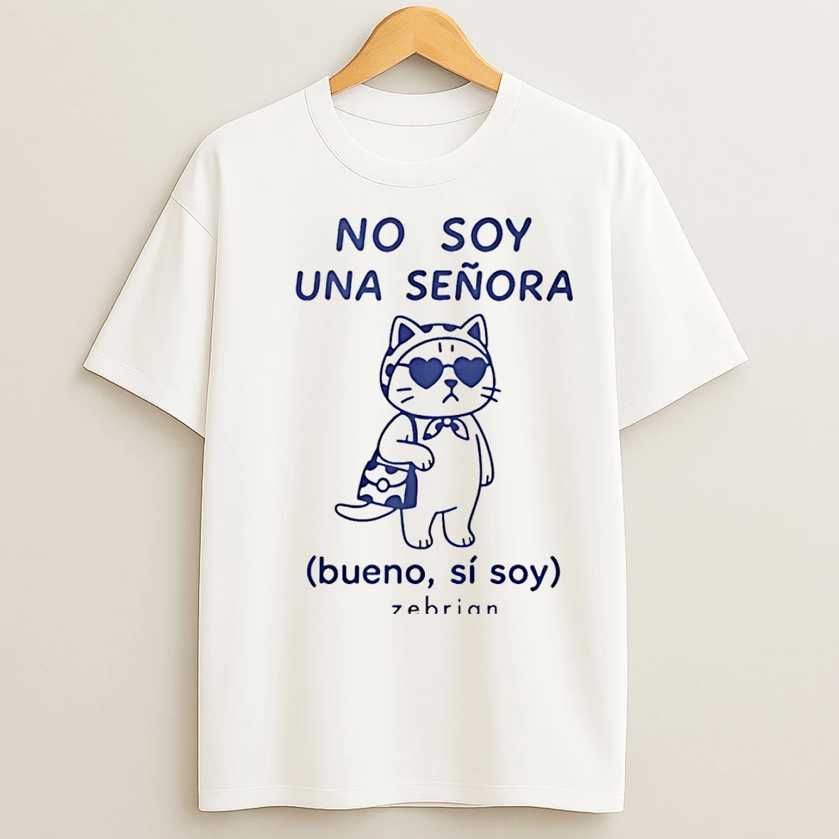Classic Cat No Soy Una Senora Bueno Si Soy Zebrian Christmas T Shirts