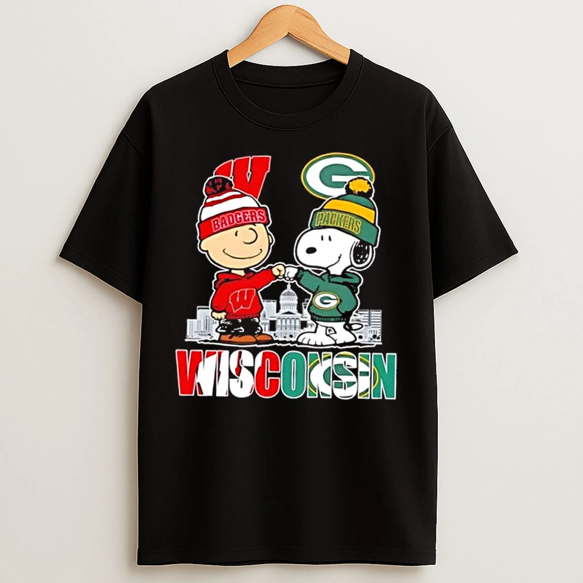 Classic Charlie Brown And Snoopy Wisconsin City Sports Badgers X Green Bay Packers Skyline T Shirts