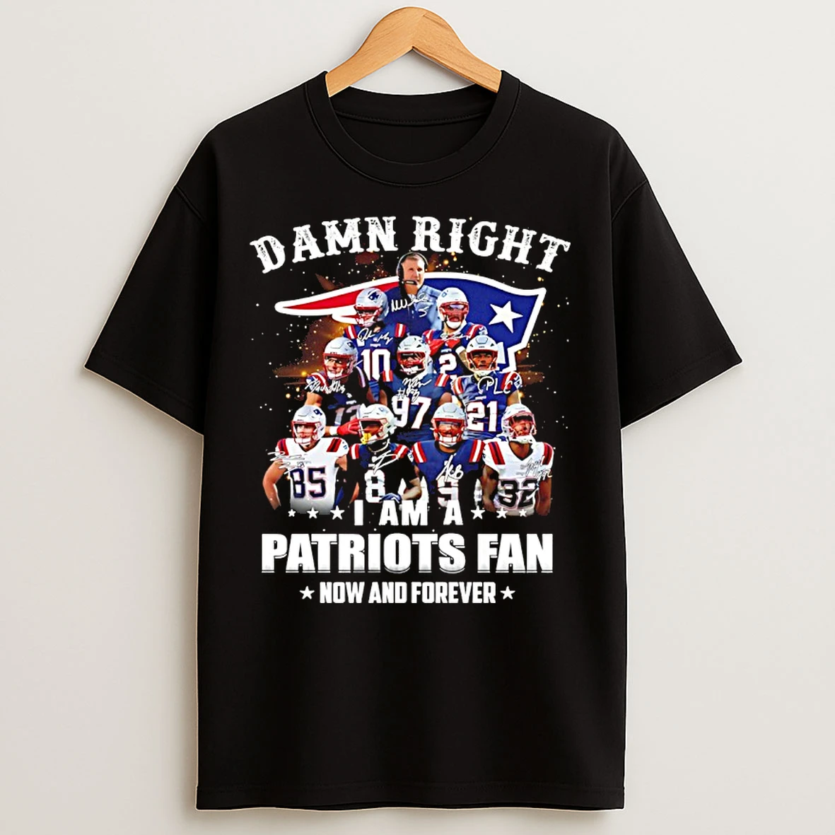 Classic Damn Right I Am A Patriots Fan Now And Forever Player Collage Christmas Tree Signatures T Shirts