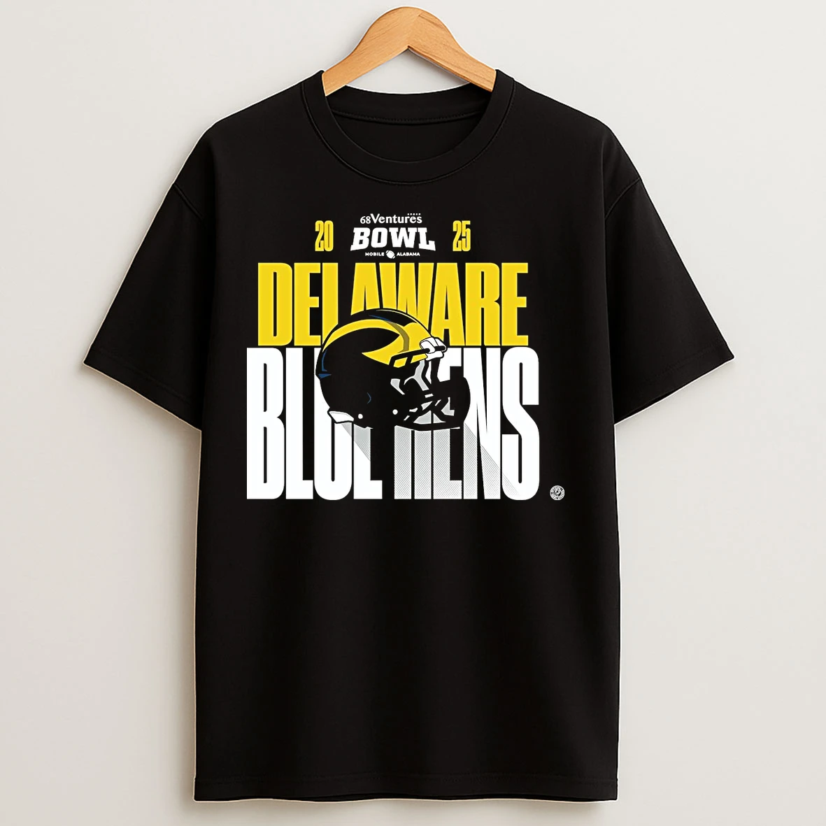 Classic Delaware Blue Hens 2025 68 Ventures Bowl Helmet T Shirts