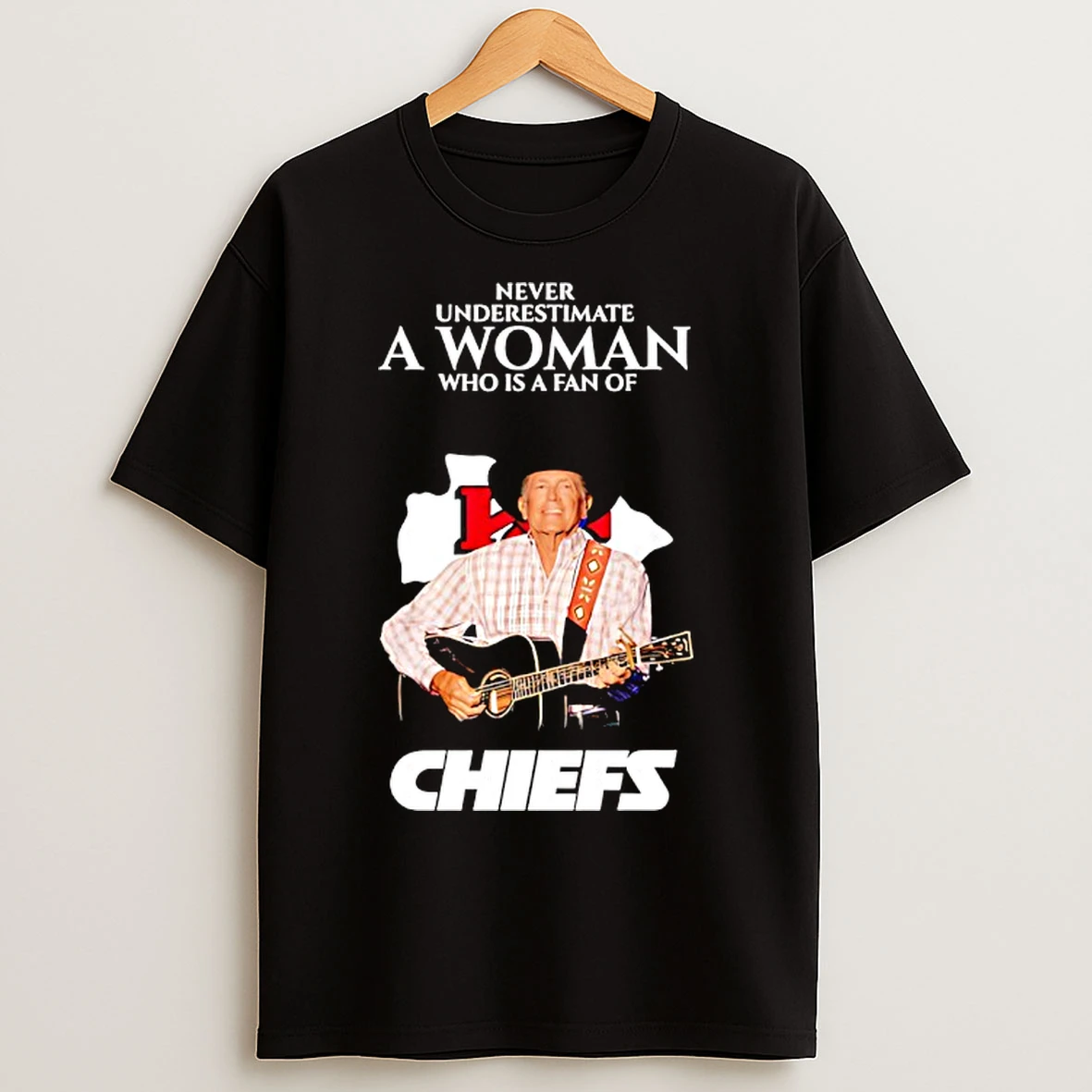 Classic George Strait Never Underestimate A Woman Who Is A Fan Of Kc Chiefs T Shirts