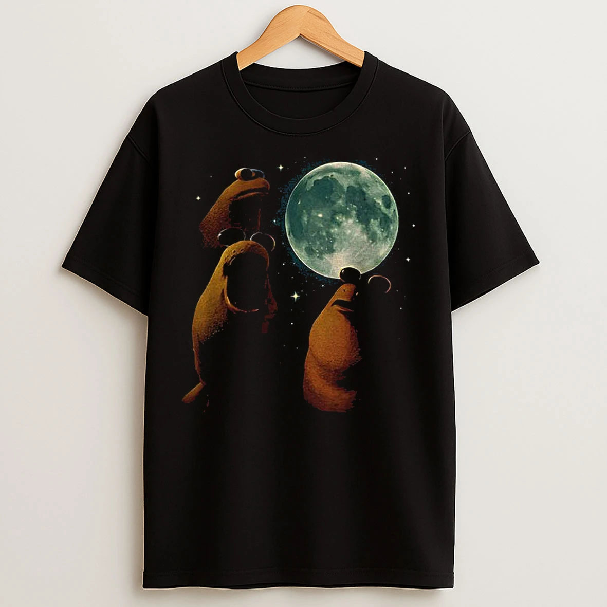 Classic Marcus The Worm Under Moonlight Graphic T Shirts