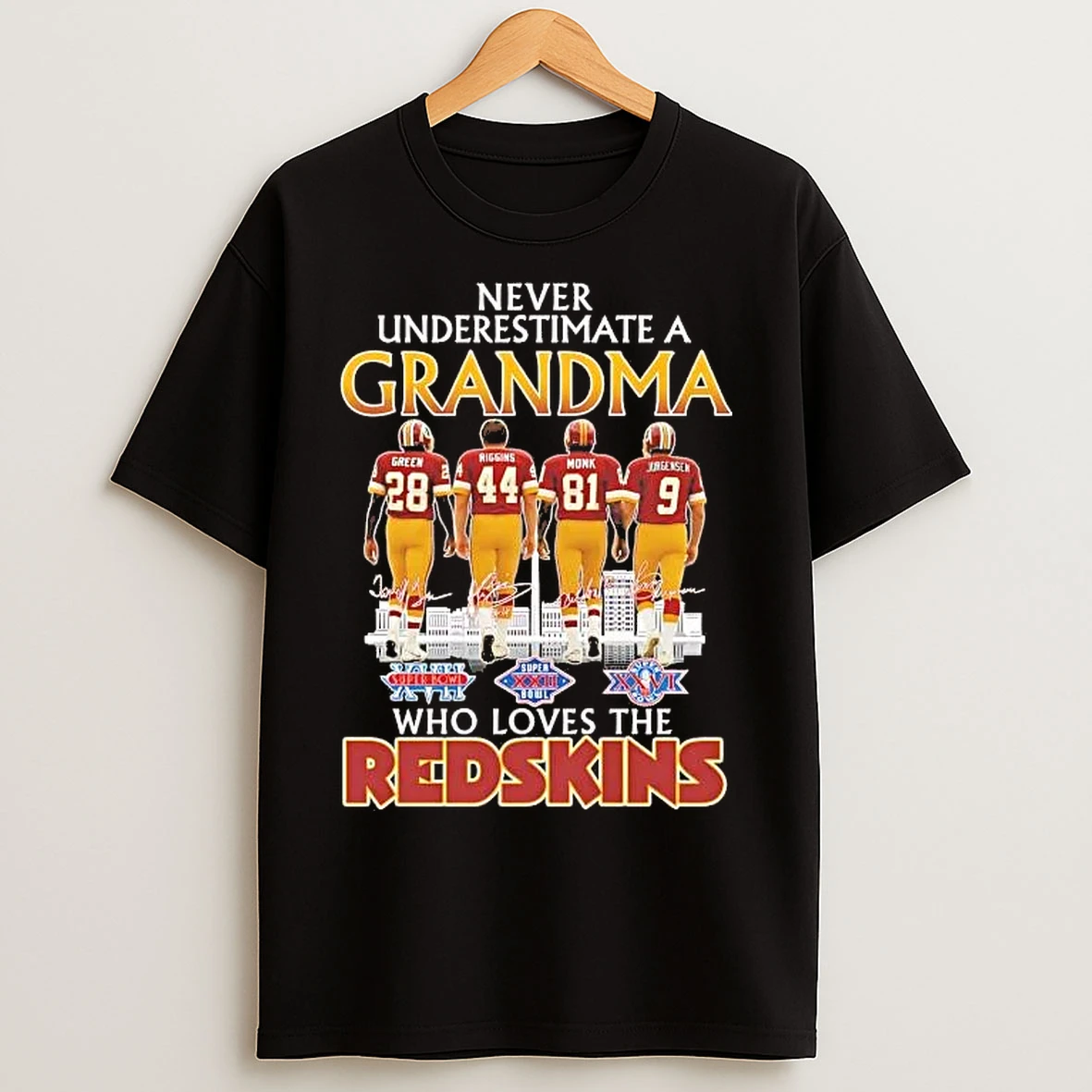 Classic Never Underestimate A Grandma Who Loves The Washington Redskins Skyline T Shirts