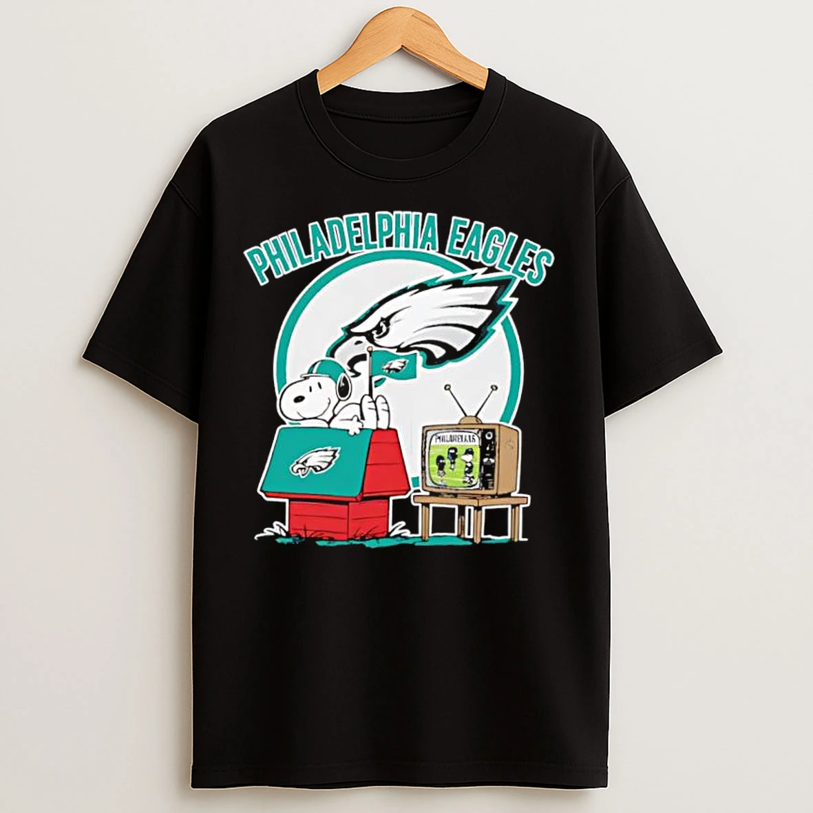 Classic Philadelphia Eagles Snoopy Watching Football Peanuts Fan T Shirts