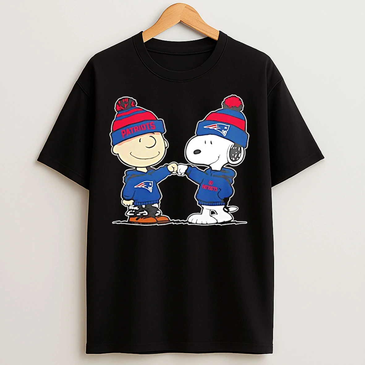 Classic Snoopy And Charlie Brown Go New England Patriots T Shirts
