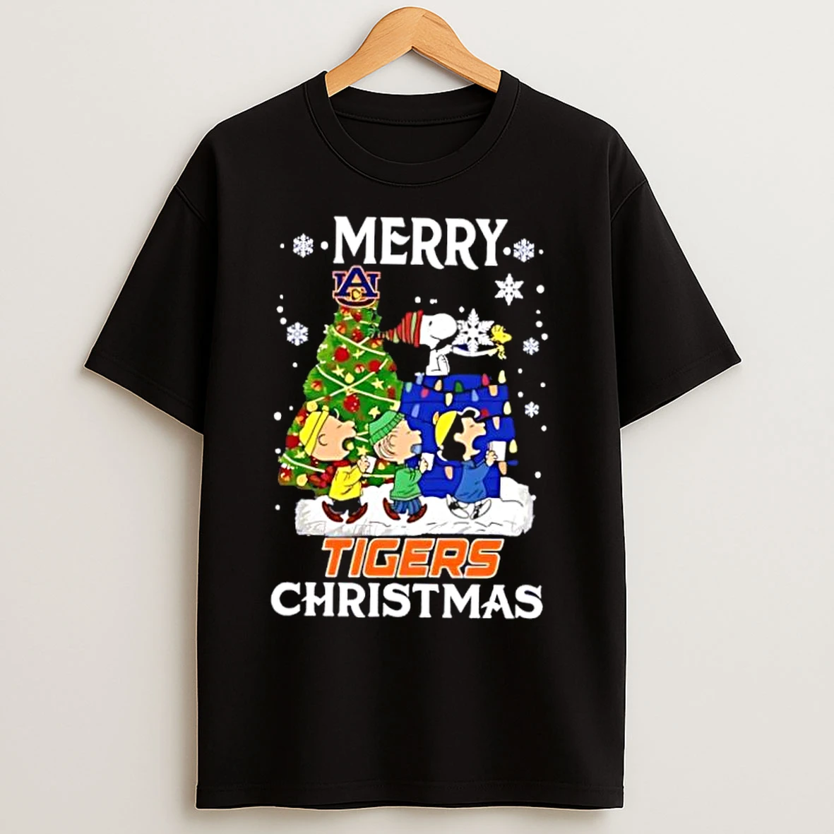 Classic Snoopy And Friends Merry Auburn Tigers Christmas Cute Cartoon T Shirts