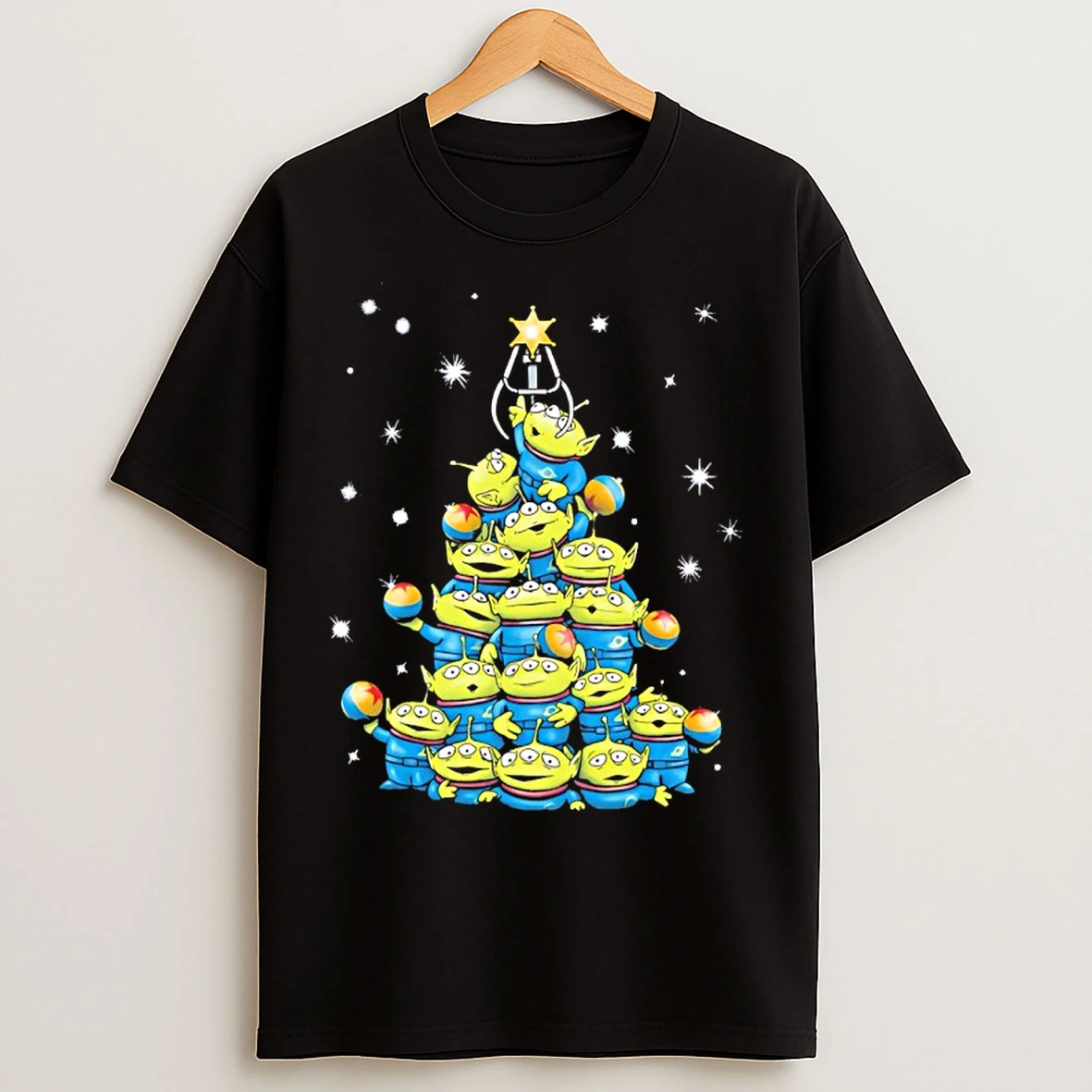 Classic The Claw Mas Little Green Men Christmas Tree T Shirts