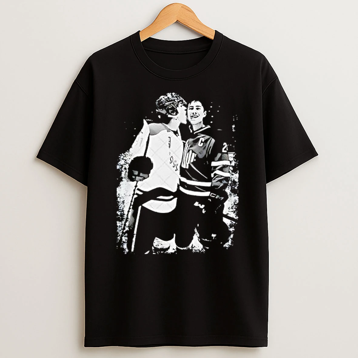 Connor Storrie Kiss Hudson Williams In Hockey Heated Rivalry Shirts
