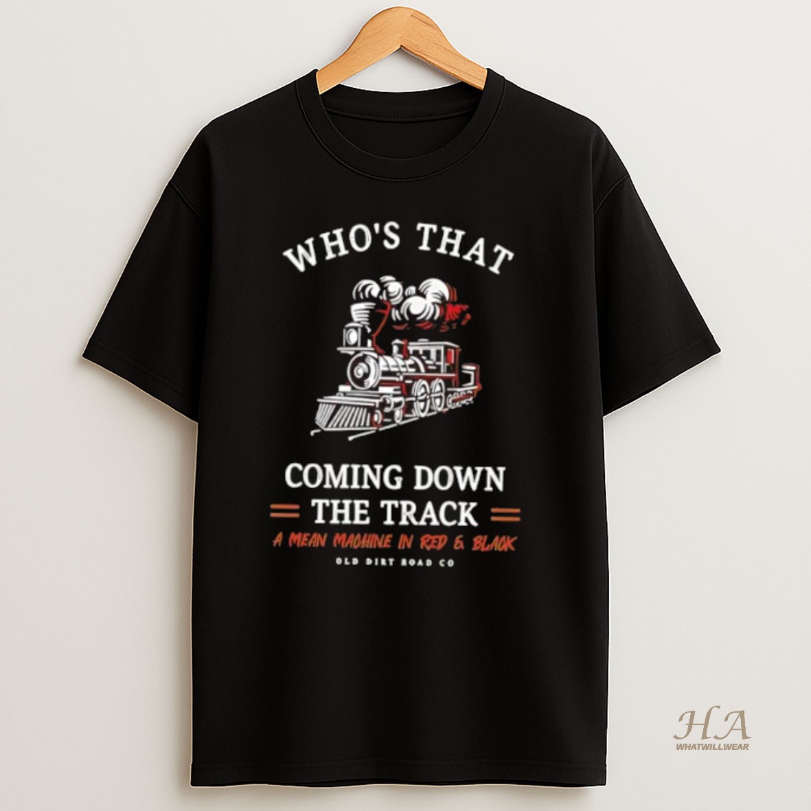 Official Georgia Whos That Coming Down The Track A Mean Machine In Red Black Shirt