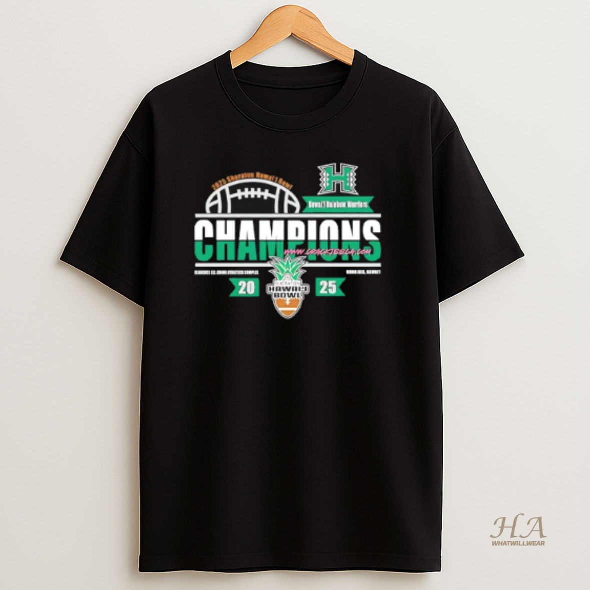 Official Hawaii Rainbow Warriors Football 2025 Sheraton Hawaii Bowl Champions T Shirt