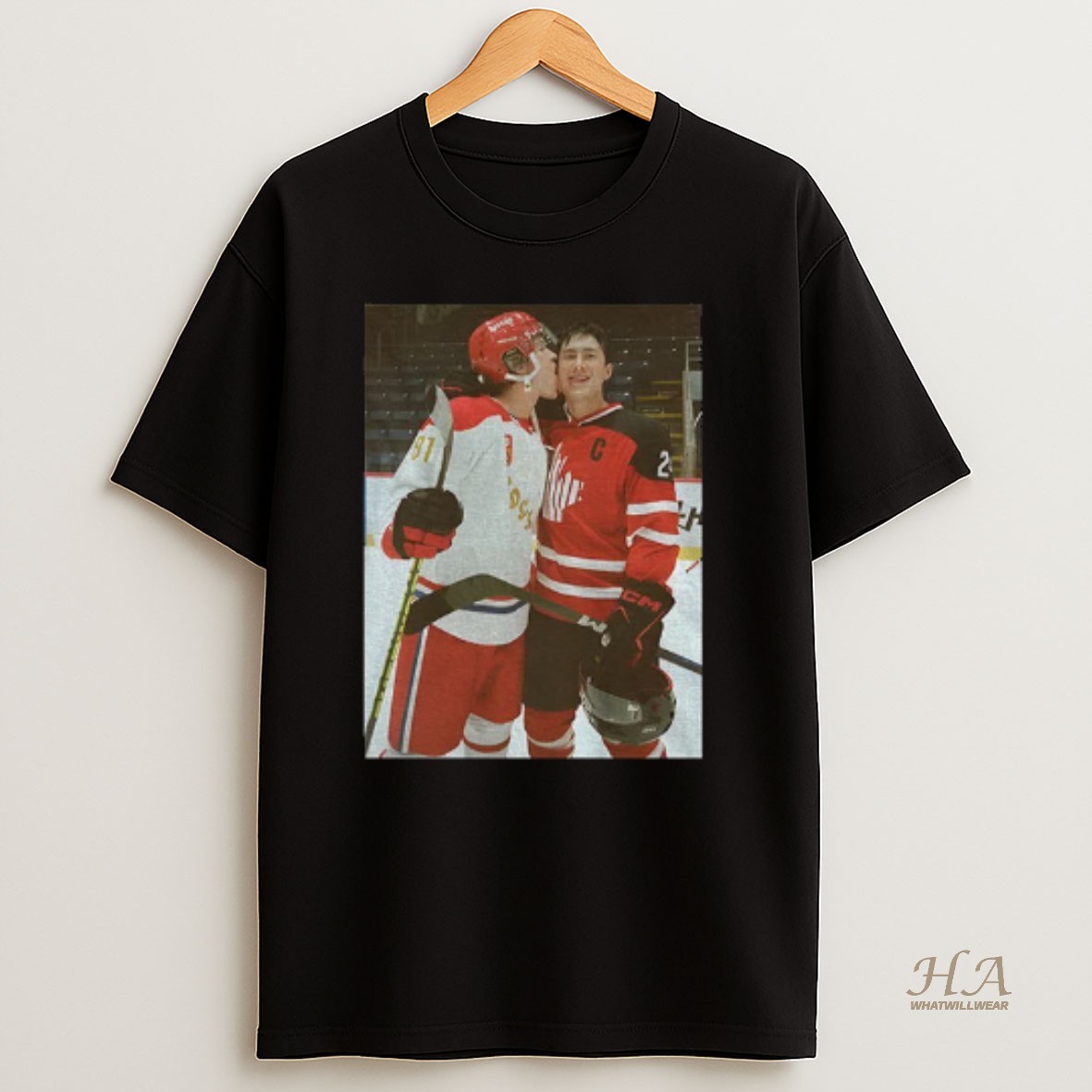 Official Ilya Rozanov Licks Shane Hollander Face Photo T Shirt