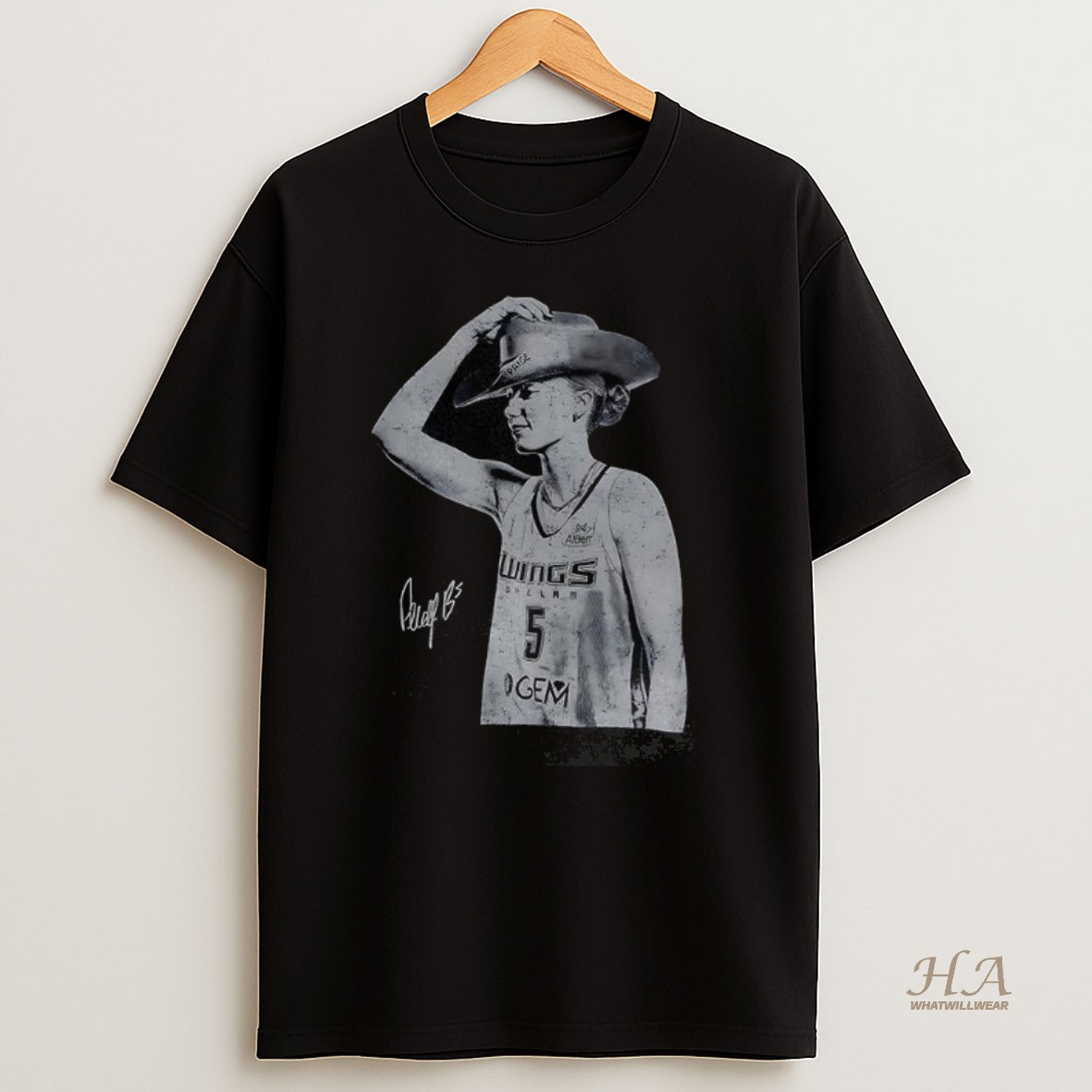Official Paige Bueckers Dallas Wings Basketball Holding Cowboy Hat Signature Vintage Shirt