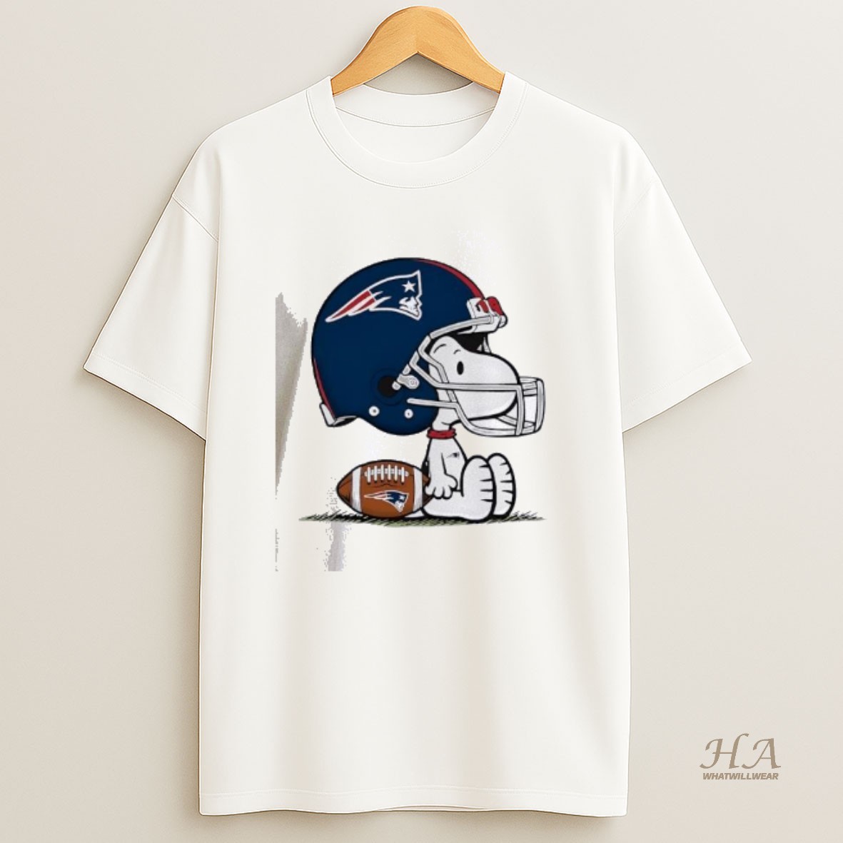 Official Snoopy Helmet New England Patriots Football T Shirt