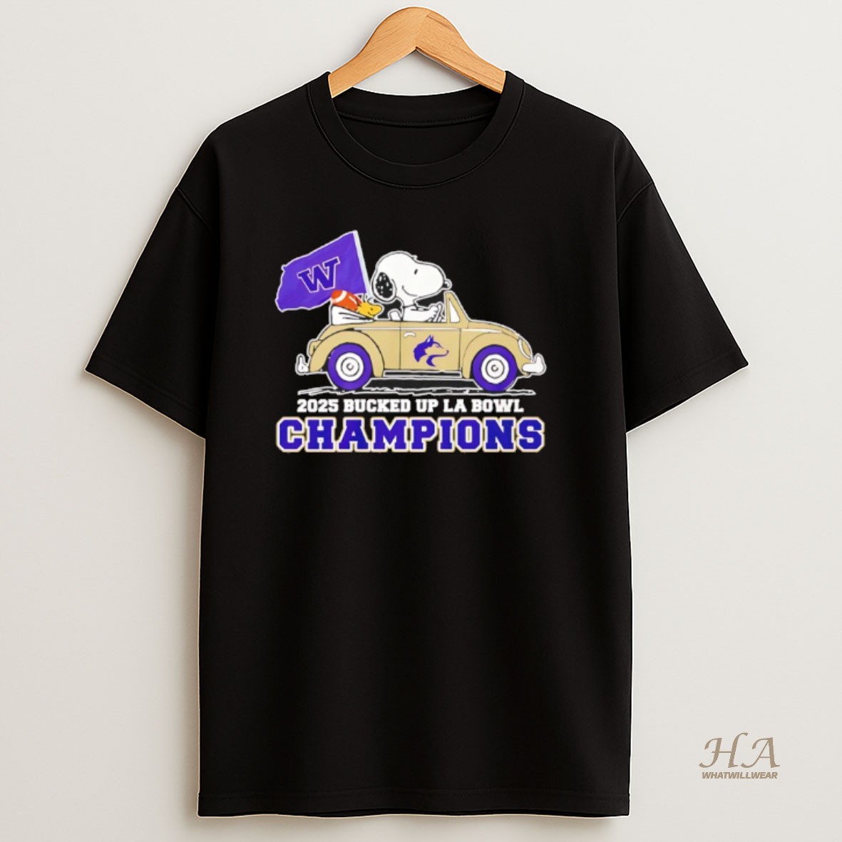 Official Snoopy Washington Huskies Bucked Up La Bowl Champions 2025 Flag T Shirt