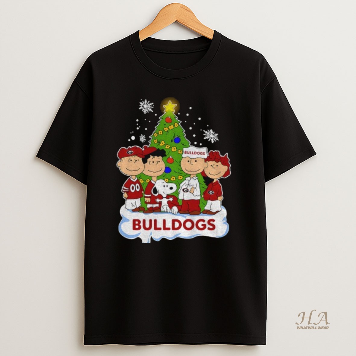 Official Snoopy And Peanuts Georgia Bulldogs Football 2025 Merry Christmas Shirt