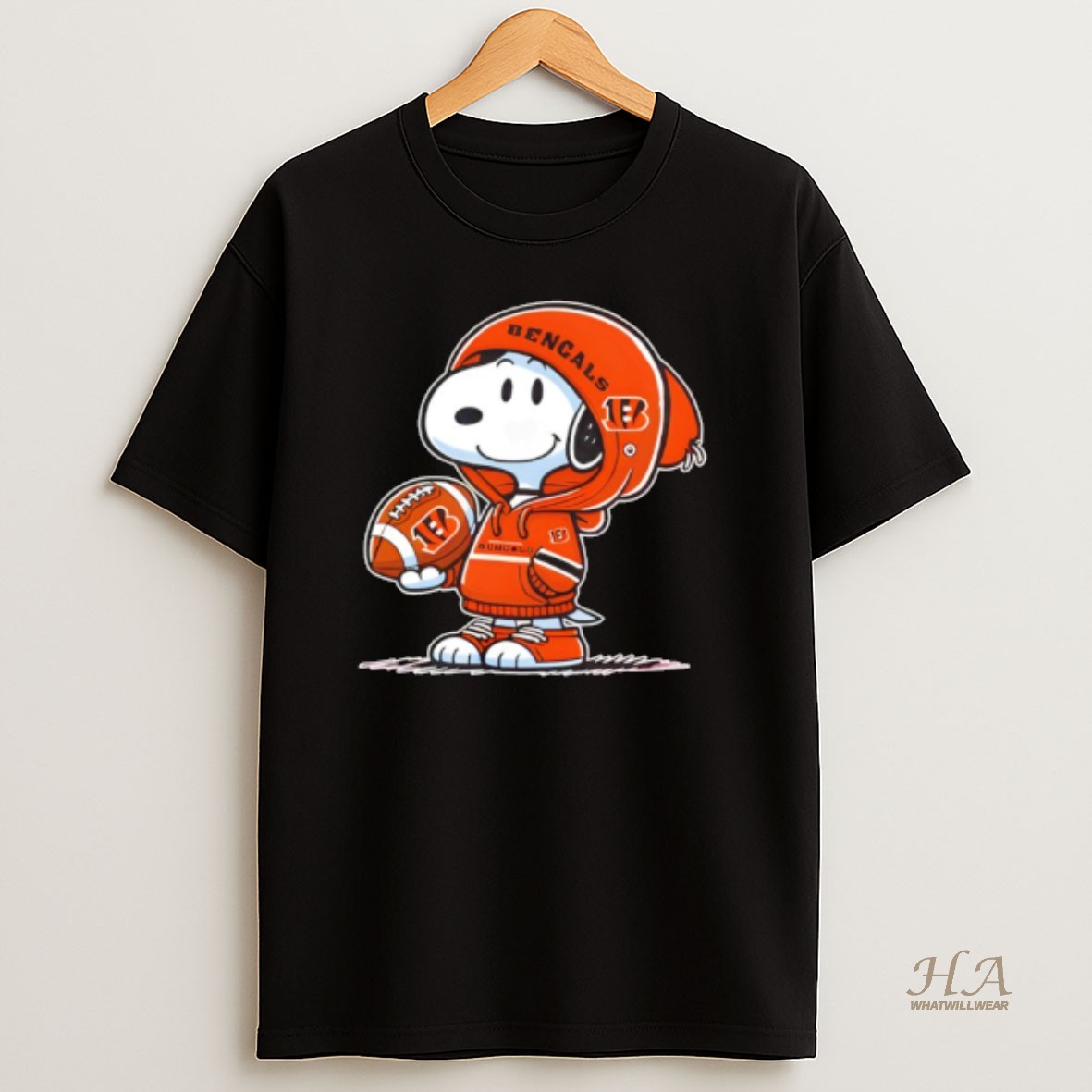 Official Snoopy Wears Cincinnati Bengals Football T Shirt