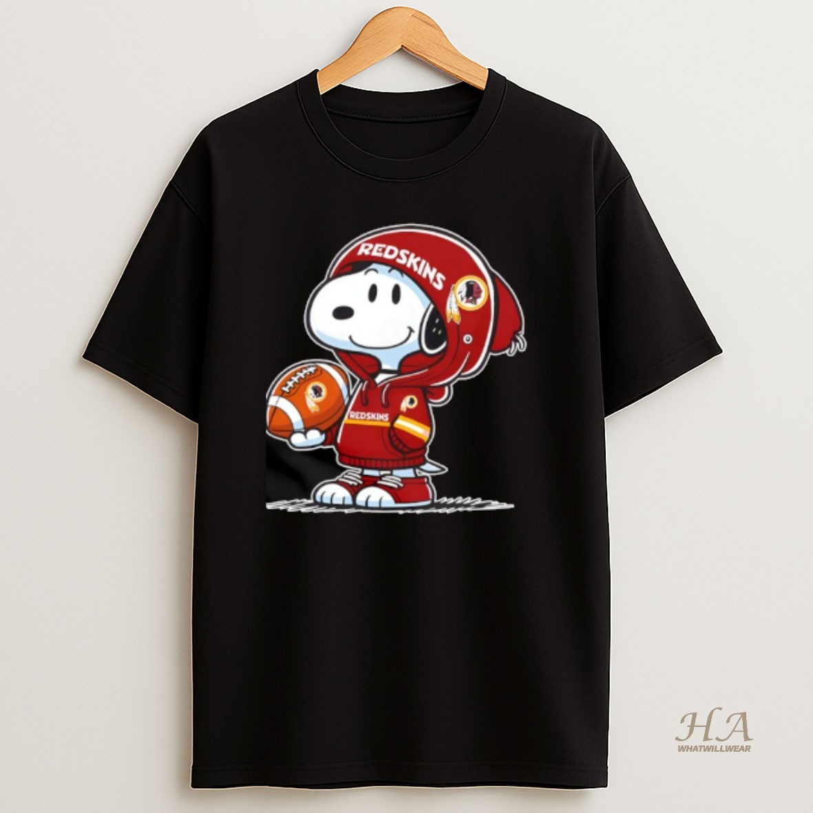 Official Snoopy Wears Washington Redskins Football T Shirt