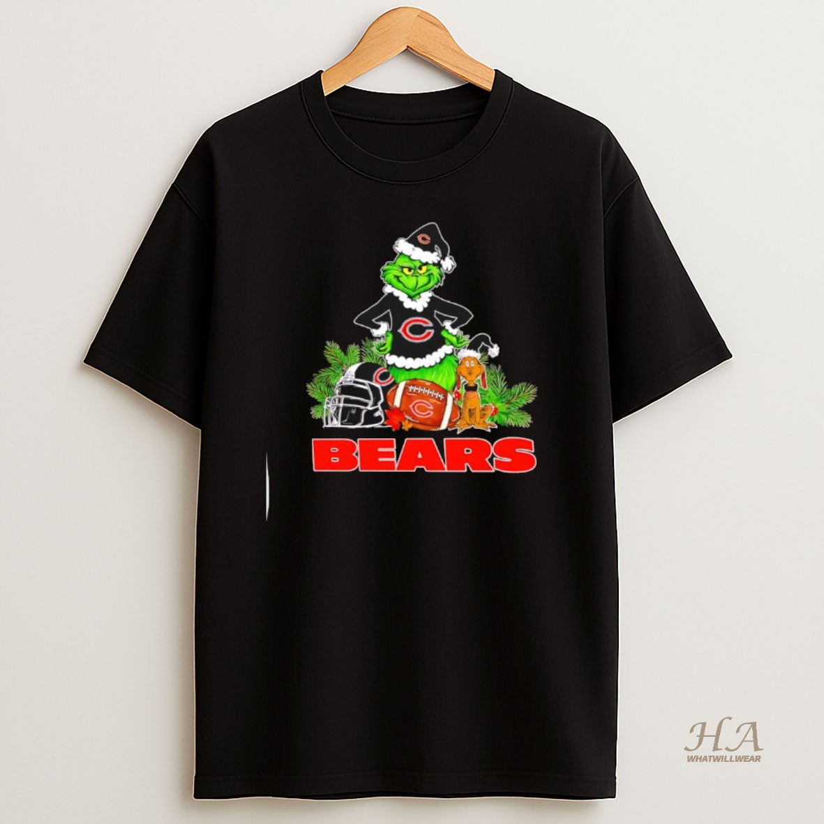 Official The Grinch And Max Chicago Bears Christmas Helmet Items T Shirt