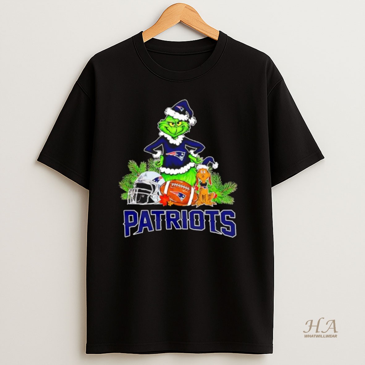 Official The Grinch And Max New England Patriots Christmas Helmet Items T Shirt
