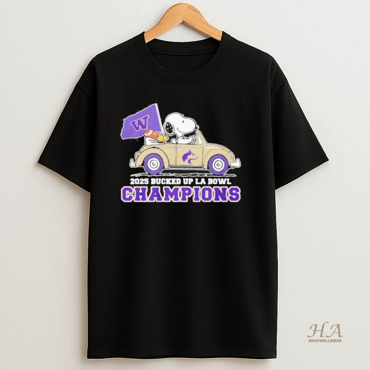 Official The Peanuts Driving Car X Washington Huskies La Bowl Champions T Shirt