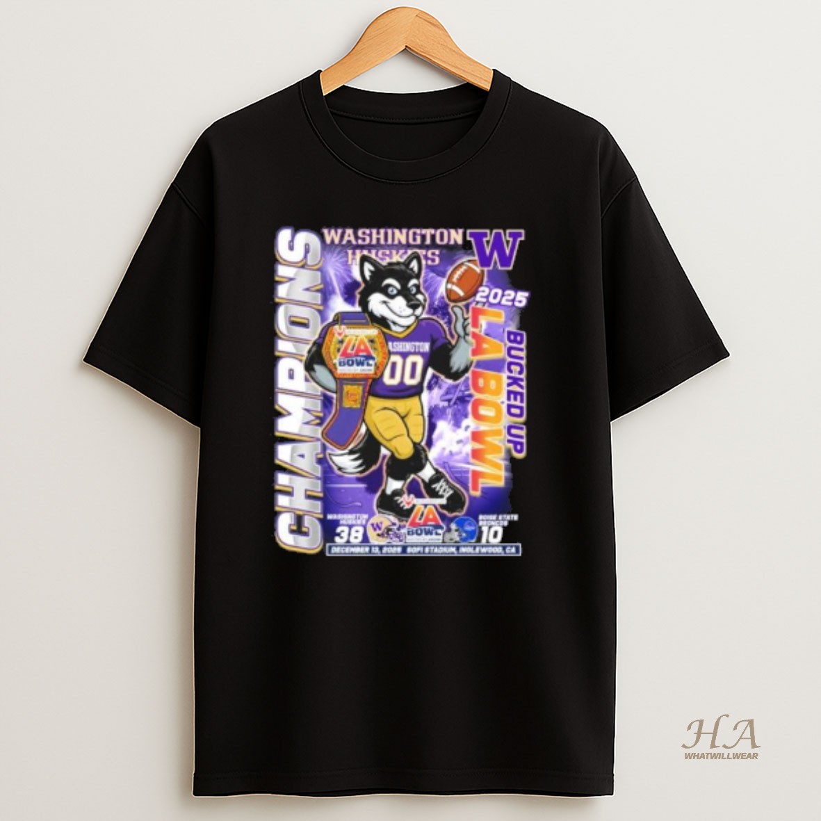 Official Washington Huskies Mascot 2025 Bucked Up La Bowl Champions Score T Shirt