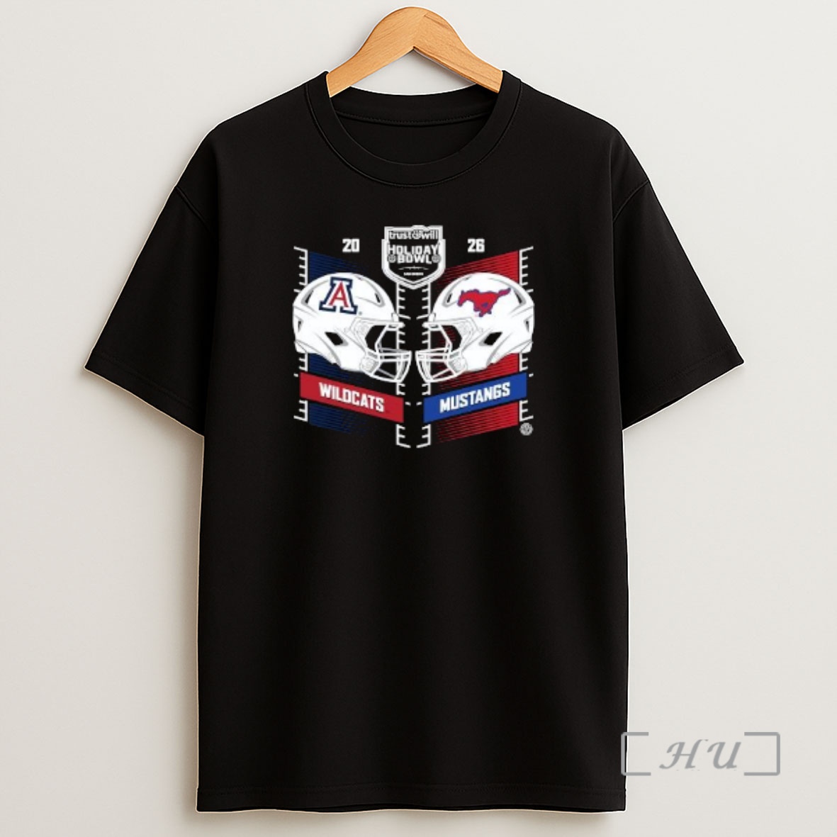 Officials Arizona Wildcats Smu Mustangs 2025 Holiday Bowl Head To Head Helmet Logo Circle Black Shirt Sweatshirt Tee