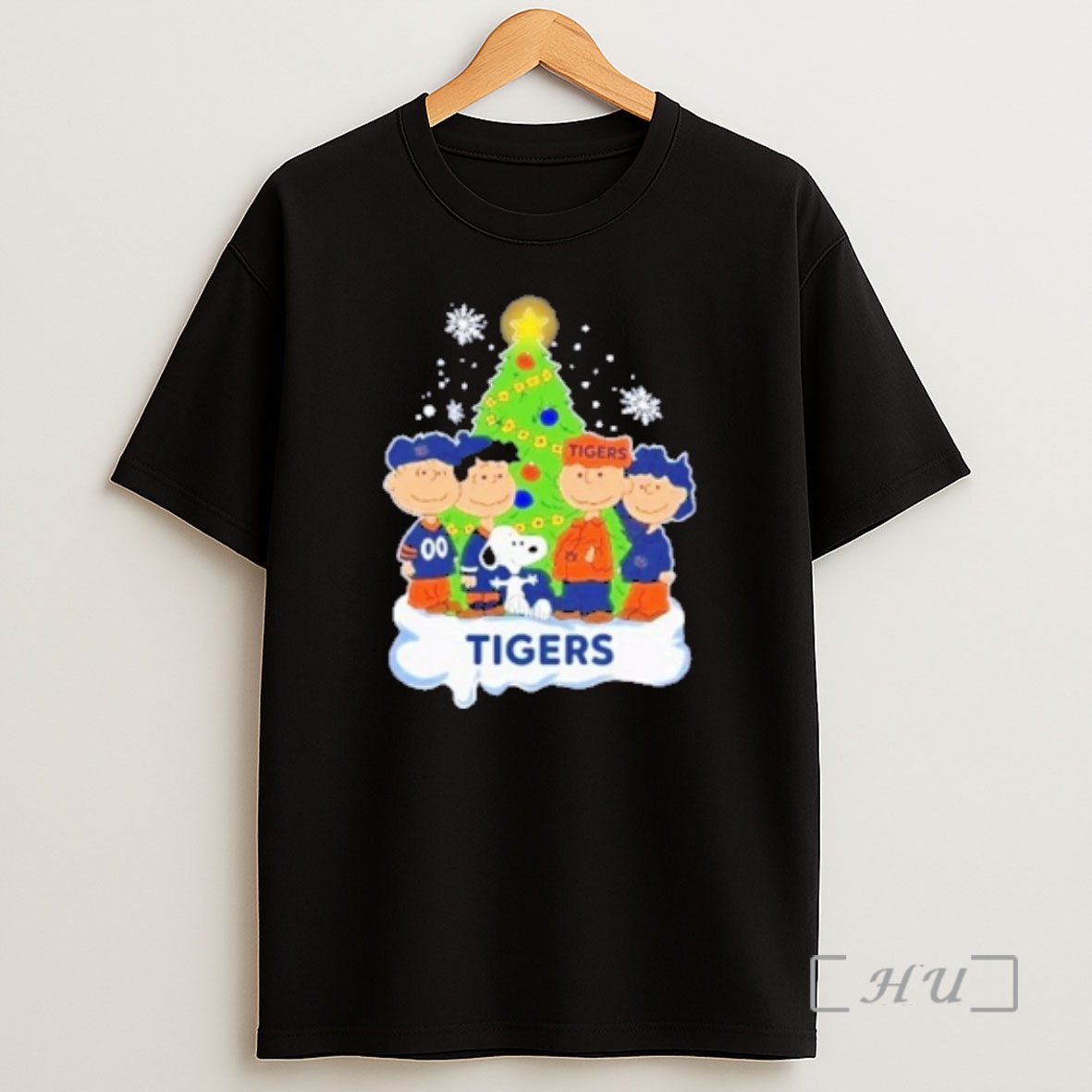 Officials Auburn Tigers X Snoopy The Peanuts Merry Christmas Premium Shirt Sweatshirt Tee