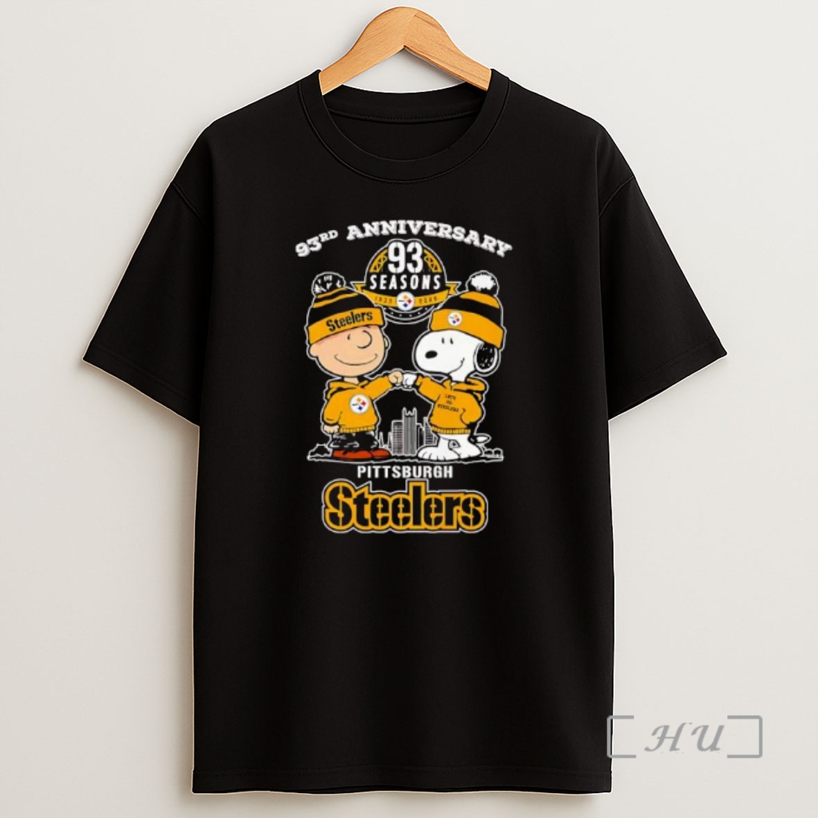 Officials Charlie Brown And Snoopy Pittsburgh Steelers 93rd Anniversary Skyline City Ornaments Shirt Sweatshirt Tee