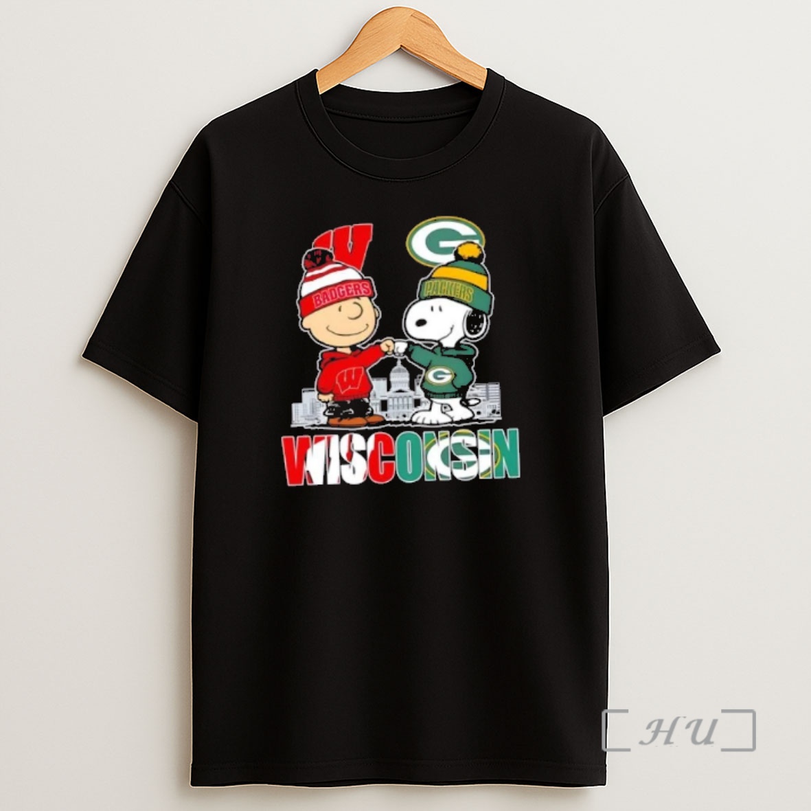 Officials Charlie Brown And Snoopy Wisconsin City Sports Badgers X Green Bay Packers Skyline Shirt Sweatshirt Tee