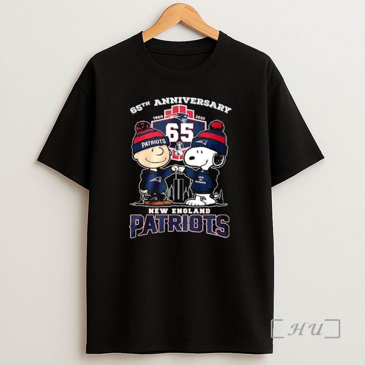 Officials Charlie Brown Touch Hand Snoopy New England Patriots 65th Anniversary Shirt Sweatshirt Tee