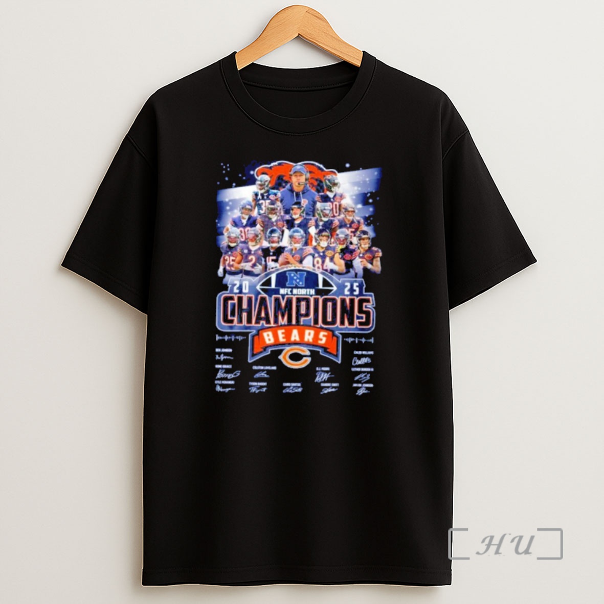 Officials Chicago Bears 2025 Nfc North Champions Signatures Shirt Sweatshirt Tee