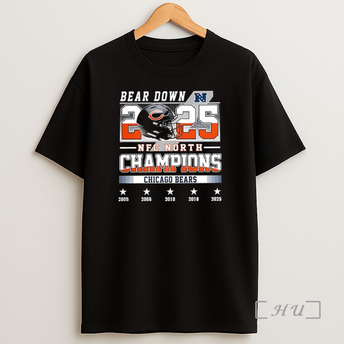 Officials Chicago Bears 2025 Nfc North Division Champions Conquer Helmet Shirt Sweatshirt Tee
