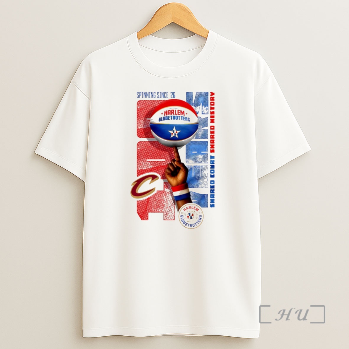 Officials Cleveland Cavaliers X Harlem Globetrotters Spinning Since 26 Christmas Premium Shirt Sweatshirt Tee