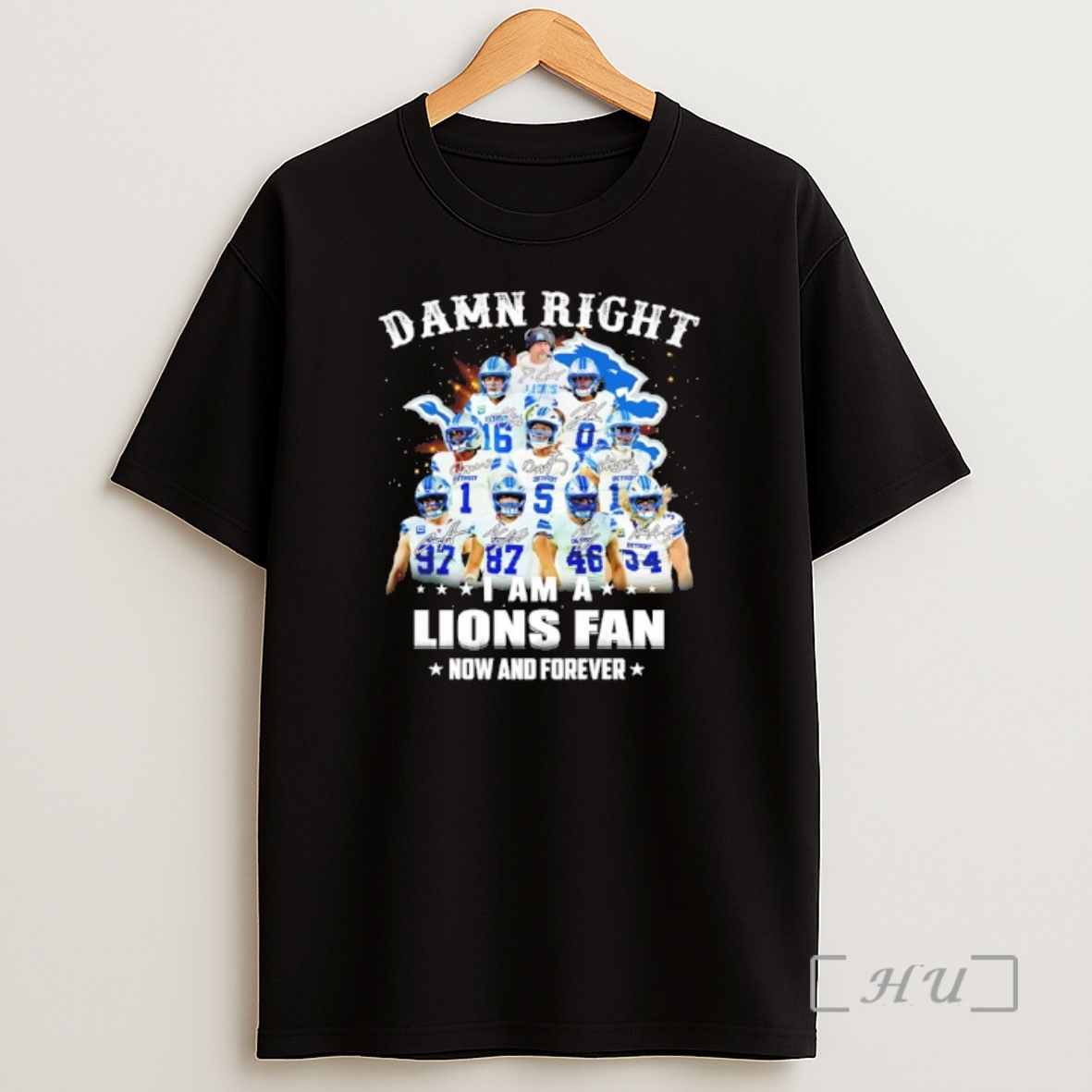 Officials Damn Right I Am A Lions Fan Now And Forever Player Collage Christmas Tree Signatures Premium Shirt Sweatshirt Tee