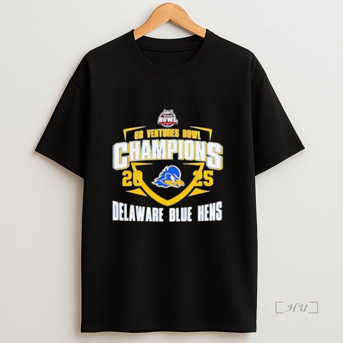 Officials Delaware Blue Hens 2025 68 Ventures Bowl Champions Mascot Long Sleve Shirt Sweatshirt Tee