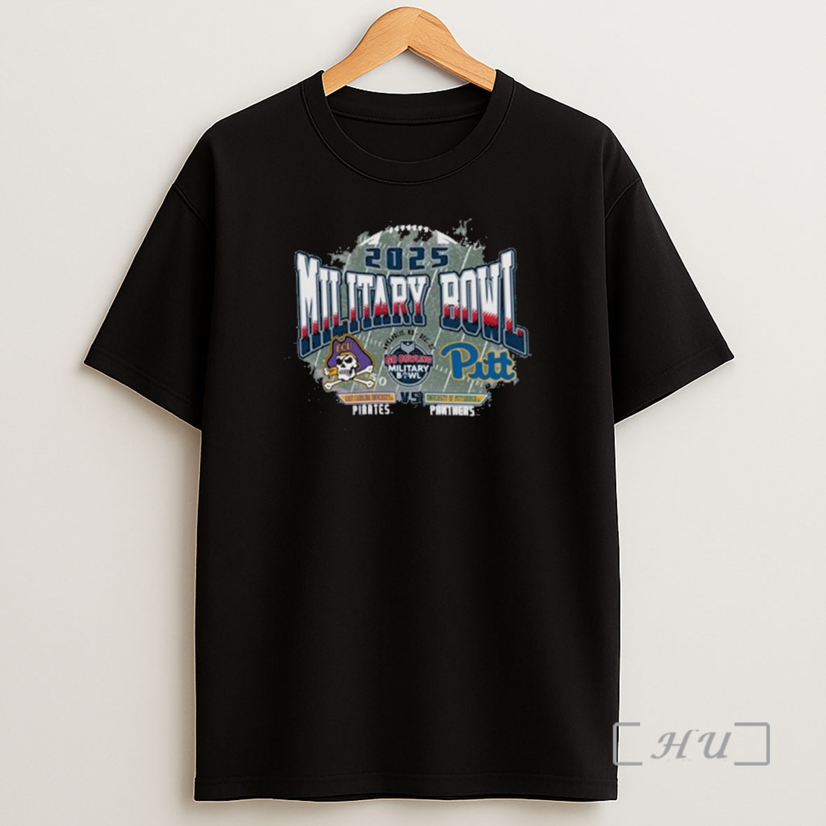 Officials Ecu Vs Pitt 2025 Military Bowl Dueling Helmets Shirt Sweatshirt Tee