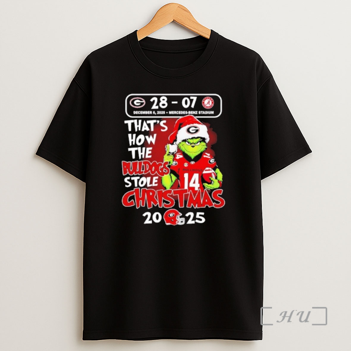 Officials Grinch Georgia Bulldogs Champions That How The Bulldogs Stole Christmas 2025 28 7 Shirt Sweatshirt Tee