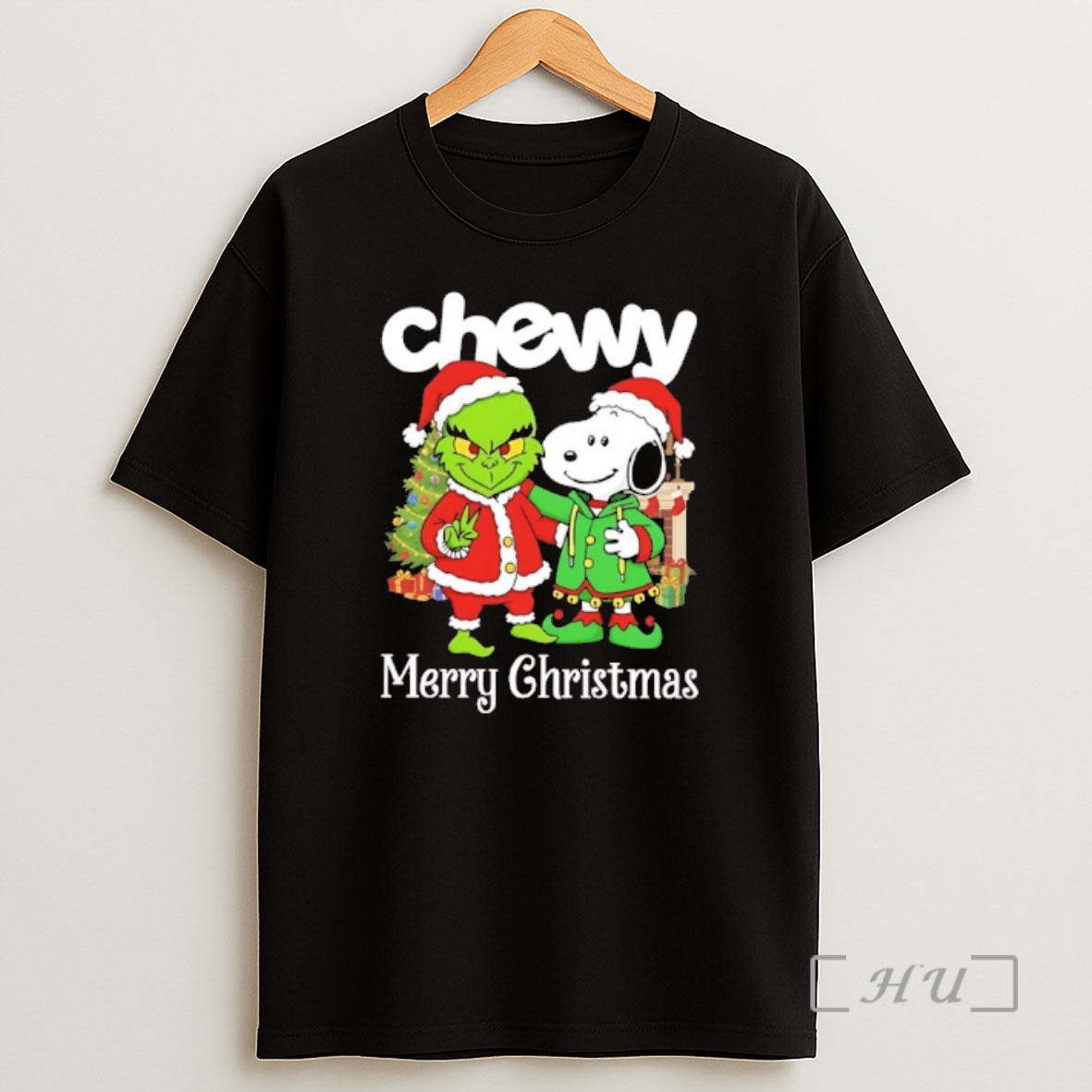 Officials Grinch And Snoopy Santas X Chewy Merry Christmas Premium Shirt Sweatshirt Tee