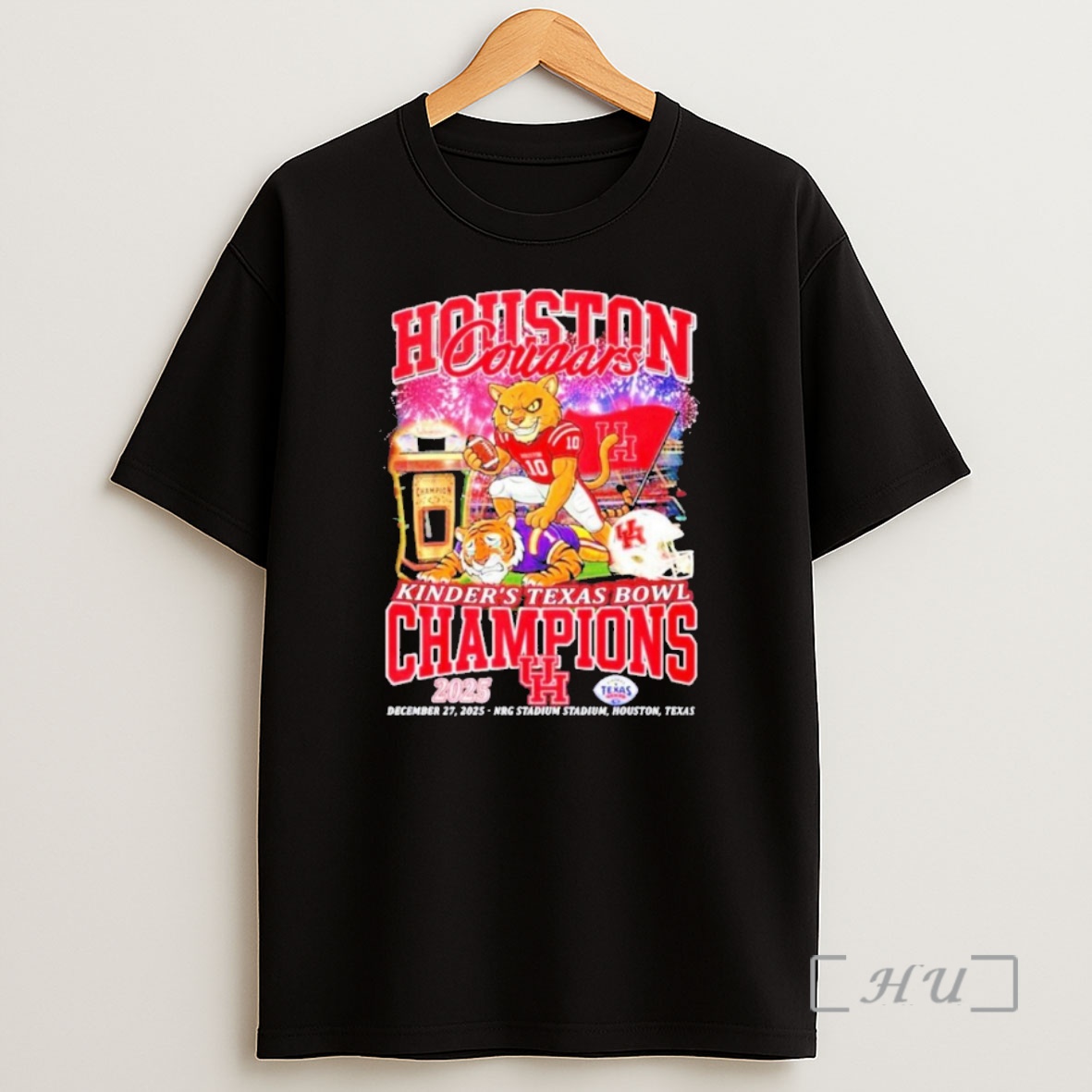 Officials Houston Cougars Beat Lsu Tigers 2025 Kinders Texas Bowl Champions Mascot Shirt Sweatshirt Tee