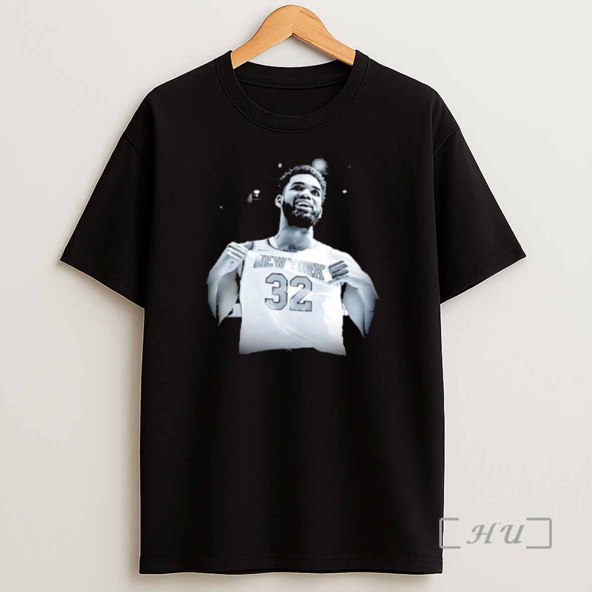 Officials Karl Anthony Towns Ny Knicks 2025 Nba Cup Champions Shirt Sweatshirt Tee