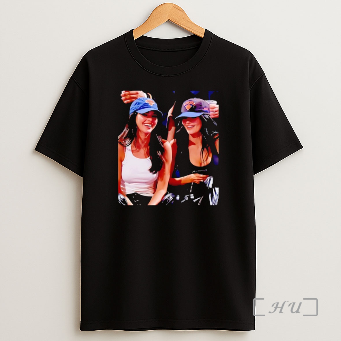 Officials Kylie Jenner And Kendall Jenner Wearing New York Knicks Hat Shirt Sweatshirt Tee