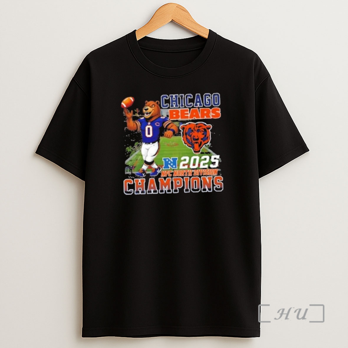 Officials Mascot Chicago Bears 2025 Nfc North Division Champions Graphic Shirt Sweatshirt Tee