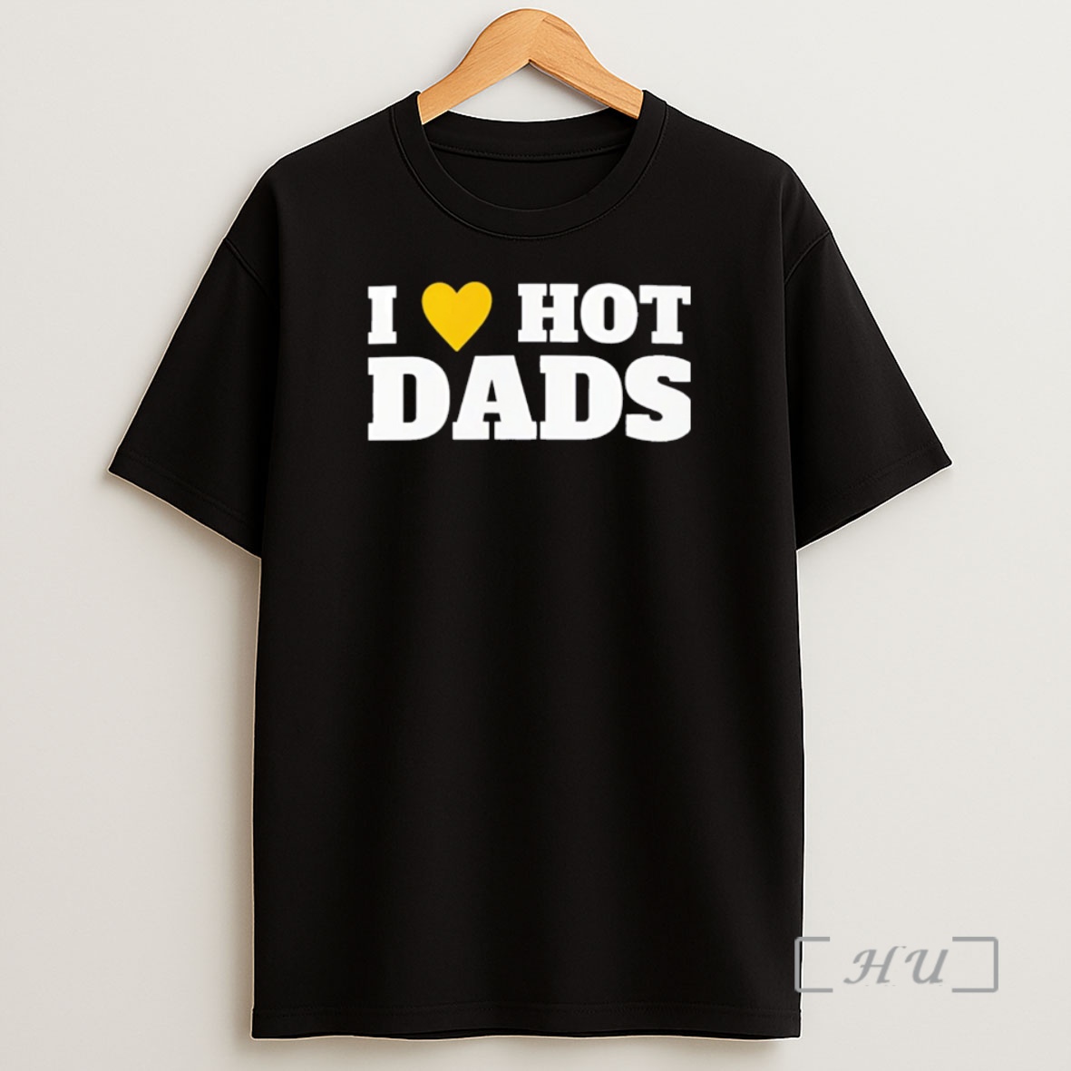 Officials Michigan Wolverines I Love Hot Dads Christmas Shirt Sweatshirt Tee