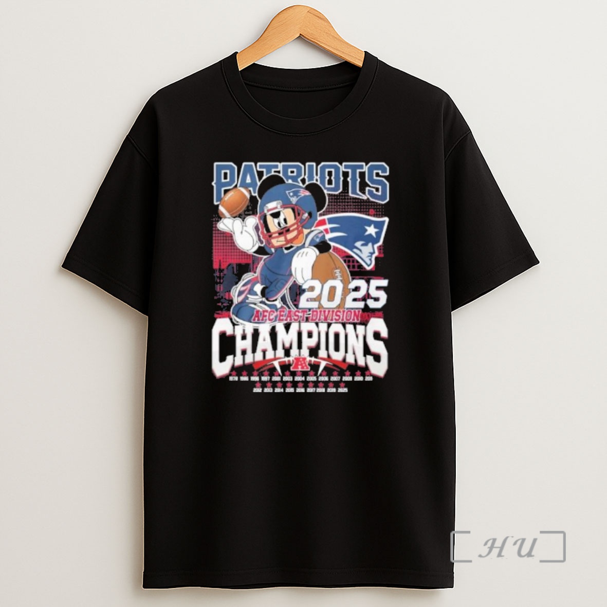 Officials Mickey Mouse X New England Patriots 2025 Afc East Division Champions Shirt Sweatshirt Tee