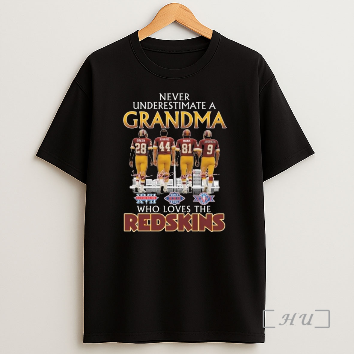 Officials Never Underestimate A Grandma Who Loves The Washington Redskins Legends Signatures Shirt Sweatshirt Tee
