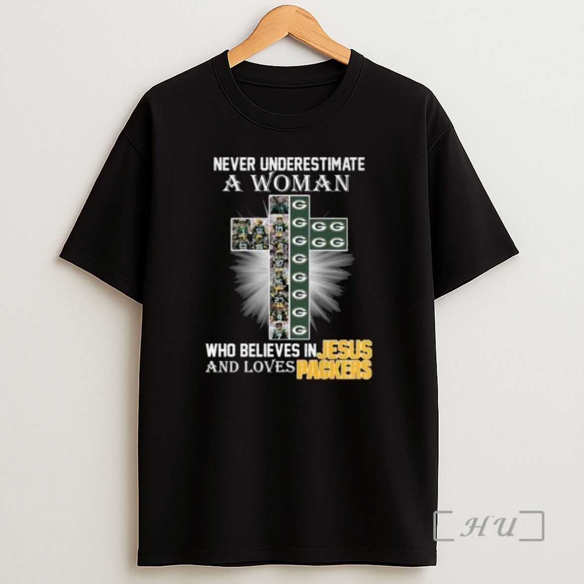 Officials Never Underestimate A Woman Who Believes In Jesus And Loves Green Bay Packers 2025 Circle Black Premium Shirt Sweatshirt Tee
