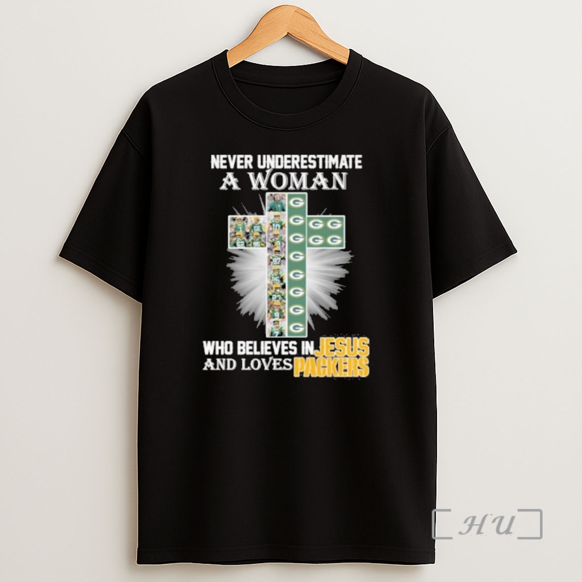 Officials Never Underestimate A Woman Who Believes In Jesus And Loves Packers Premium Shirt Sweatshirt Tee